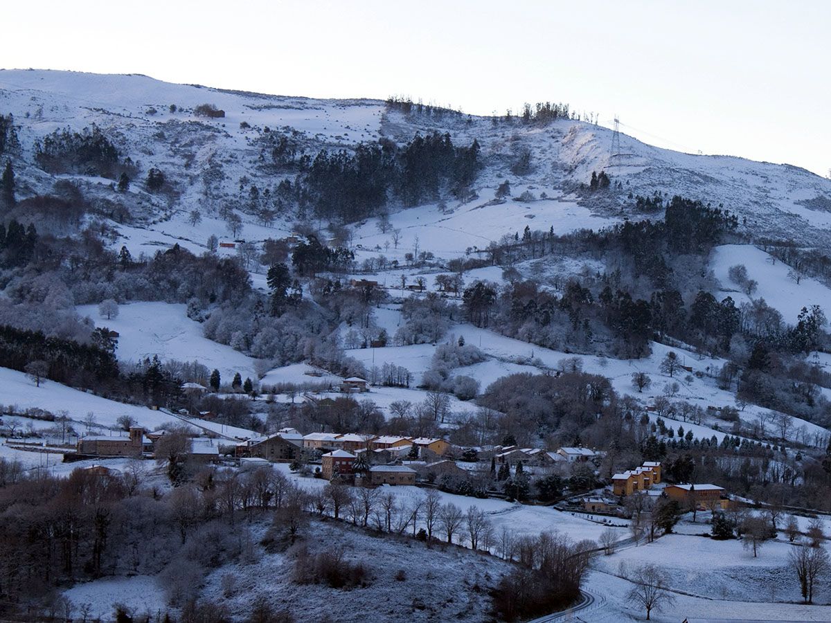 San Román de Cayón nevado - turismo rural en invierno en los valles pasiegos